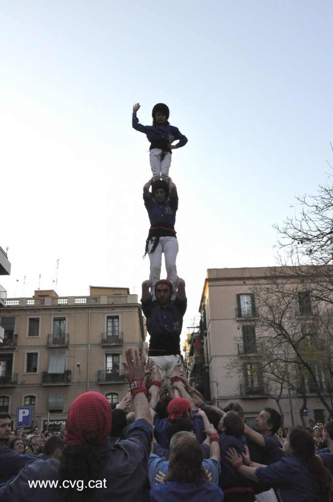 Trobada de Formentera i Eivissa a Gràcia: p4 a la Pl de la Revolució (10/04/2010).Foto realitzada per Montse Torres.